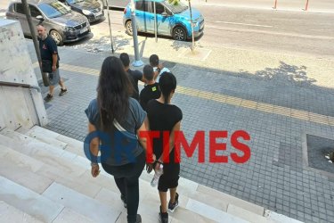 Θεσσαλονίκη: Προφυλακιστέοι ο 37χρονος και η 24χρονη για τον βιασμό της 10χρονης κόρης της