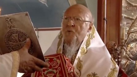 Ο Ελληνισμός γιορτάζει με κατάνυξη την Κοίμηση της Θεοτόκου: Το μήνυμα ειρήνης του Βαρθολομαίου και τα πλάνα από Αγρίδια Ίμβρου