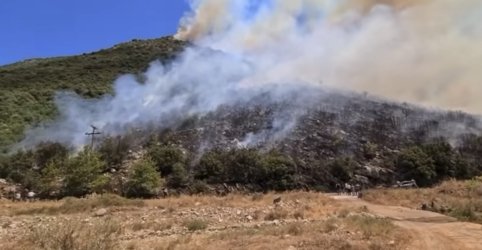 Φωτιά τώρα στο Λιβάρτζι Καλαβρύτων – Μήνυμα του 112 στους κατοίκους (βίντεο)