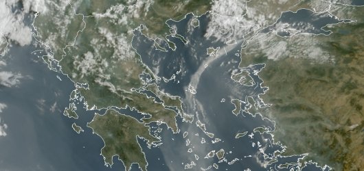 Καπνός από τη φονική πυρκαγιά στην Τουρκία έχει καλύψει τον ουρανό στο Αιγαίο