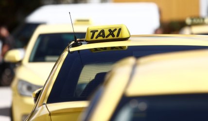 «Σκάνδαλο στο Ηράκλειο: Οδηγός ταξί αφήνει μητέρα με τρία παιδιά για να εξυπηρετήσει τουρίστες»