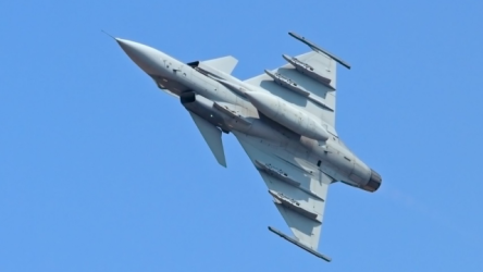 Ουκρανία: Συνετρίβη μαχητικό αεροσκάφος κατά την προσγείωση, νεκρός ο πιλότος