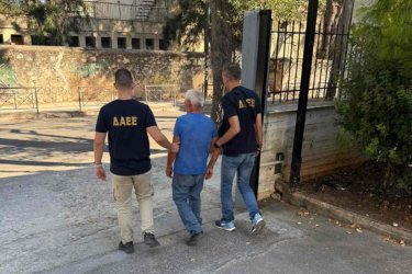 Σύλληψη 62χρονου για εμπρησμό από πρόθεση – Έβαλε τη φωτιά στην Παιανία με αναπτήρα