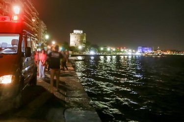 Ώρες αγωνίας για κολυμβήτρια στη Θεσσαλονίκη – Βούτηξε στη θάλασσα και δεν ξαναβγήκε