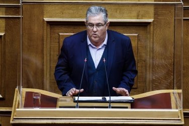 Κουτσούμπας για ν/σ για το προσφυγικό: Επαίσχυντο, ρατσιστικό, απάνθρωπο