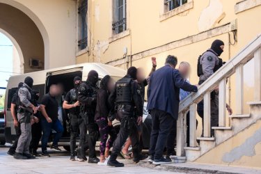 Ολοκληρώθηκαν οι απολογίες για την υπόθεση της μαφίας της Κρήτης – Πόσοι οδηγήθηκαν στη φυλακή