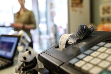Η «μάχη» του ΦΠΑ: Οι πιέσεις των φορέων και η στάση της κυβέρνησης