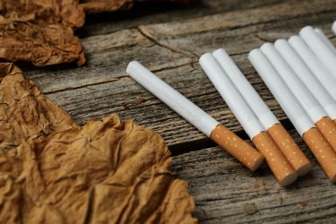 Προσοχή στα παράνομα καπνικά προϊόντα – Βρέθηκαν περιττώματα ζώων, νύχια και μούχλα