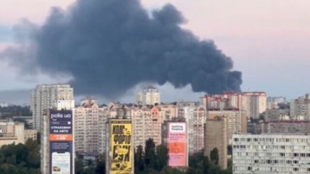 Ουκρανία: Τουλάχιστον τρεις νεκροί από τη νυχτερινή επιδρομή της Ρωσίας – Στις φλόγες κυβερνητικό κτίριο (Εικόνες & Βίντεο)