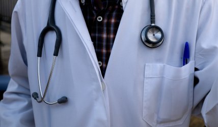 «Έφτασα στα όριά μου» – Ξεσπά η σύζυγος του ασθενή που κατήγγειλε γιατρό στο Ιπποκράτειο για φακελάκι (Βίντεο)