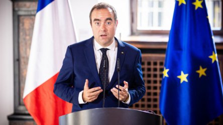 Γαλλία: Ο Λεκορνί αποσύρει την κατάργηση δύο αργιών από το σχέδιο του προϋπολογισμού και ανοίγει διάλογο με την αριστερά
