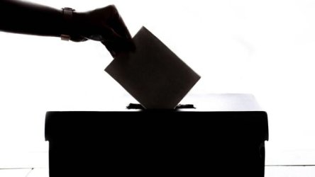 Γερμανία: Ανοίγουν οι κάλπες στη Βόρεια Ρηνανία Βεστφαλία – “Δεν είναι απλώς τοπικές εκλογές, είναι κρίσιμες” εκτιμούν αναλυτές