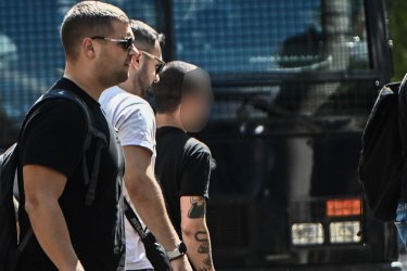 Μοναστηράκι: Ελεύθερος ο γιος του Σωκράτη Μάλαμα για την κουτουλιά σε αστυνομικό – Στις 18/9 η δίκη
