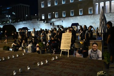 Τέμπη: Συγκέντρωση στο Σύνταγμα υπέρ του γονιού θύματος που κάνει απεργία πείνας (Βίντεο)