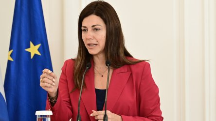 Οργή για τις δηλώσεις Ζαχαράκη για τα κενά στα σχολεία