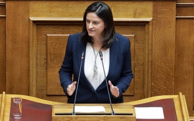 Βουλή: Ερώτηση 8 γαλάζιων στην Κεραμέως για τις παλαιές συντάξεις χηρείας του ΟΓΑ