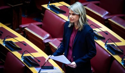 Μιλένα Αποστολάκη «καλεί» Στουρνάρα για παράνομες χρεώσεις της Εθνικής Τράπεζας