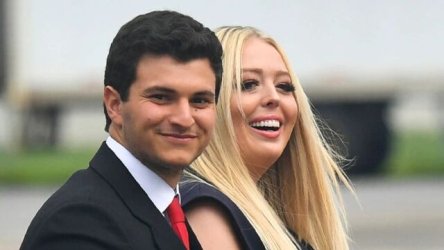 H Τίφανι Τραμπ με τον σύζυγό της σε τουρκικό γιοτ, ενώ “έκλειναν” τα ενεργειακά deals στη Λιβύη – Η “χρυσή” κρουαζιέρα που άναψε φωτιές στον διεθνή Τύπο