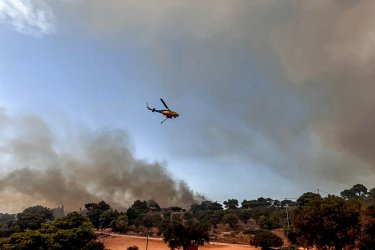 Υπό μερικό έλεγχο η φωτιά στη Νέα Πέραμο – Μήνυμα του 112