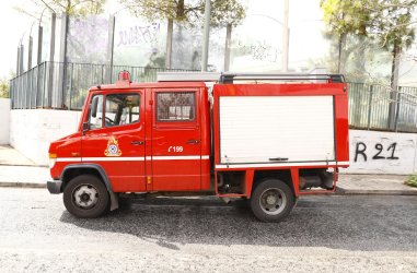 Φωτιά σε επιχείρηση στον Ασπρόπυργο: Καίει σε δεξαμενή με χημικά