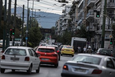 Κίνηση τώρα: Καραμπόλα 8 οχημάτων στη λεωφόρο Αλεξάνδρας