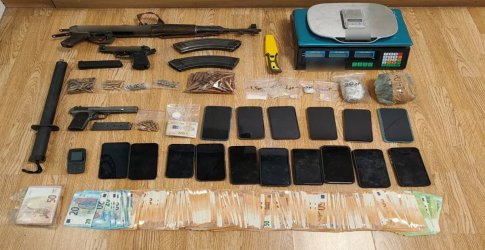 Narcos σε Αττική και Αρκαδία: Εξαρθρώθηκε σπείρα από την ΕΛ.ΑΣ., κατασχέθηκε ένας τόνος ναρκωτικών