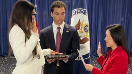 Κίμπερλι Γκίλφοϊλ: Mε τη… βούλα πρέσβης των ΗΠΑ στην Ελλάδα, δείτε εικόνες από την ορκωμοσία της – Πότε έρχεται στην Αθήνα