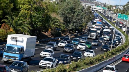 Κίνηση στους δρόμους: «Ασφυξία» σε Κηφισό και κέντρο Αθήνας – Μεγάλες καθυστερήσεις στην Αττική Οδό