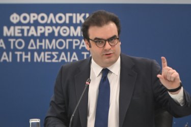 Φοροελαφρύνσεις και αυξήσεις μισθών φέρνει το νομοσχέδιο της ΔΕΘ – Οι νέες ρυθμίσεις