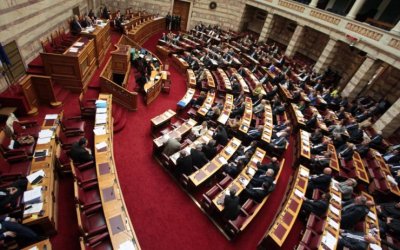 Βουλή: Αντιπαράθεση για τη στάση της κυβέρνησης στην κατάληψη του διεθνούς στόλου αλληλεγγύης