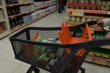 Σούπερ μάρκετ: Σε αυτά τα προϊόντα μειώνονται οι τιμές (Λίστα)