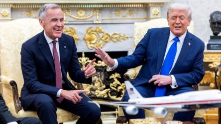 “Μας γ@@@ε με τους δασμούς, κι εσείς και οι Ευρωπαίοι”: Η φράση του Τραμπ που άφησε άφωνο τον πρωθυπουργό του Καναδά