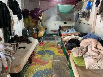 Ζούσαν σαν σύγχρονοι σκλάβοι: Συγκλονίζουν οι εικόνες από την τρώγλη που έμεναν αλλοδαποί εργάτες γης (Βίντεο)