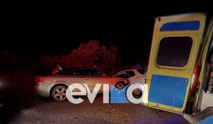 Εύβοια: Σφοδρή σύγκρουση δύο ΙΧ αυτοκινήτων – Ένας νεκρό και τέσσερις τραυματίες