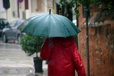 Καιρός: Στα δύο η χώρα – Σε ποιες περιοχές θα βρέξει