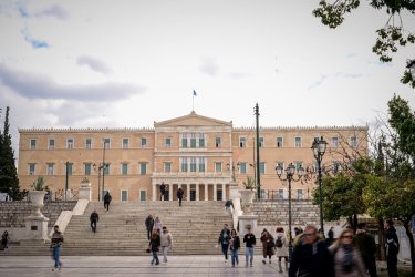 Λίγο πριν τη… σύνταξη: 10 ερωτήσεις – απαντήσεις για τις προϋποθέσεις του Ασφαλιστικού