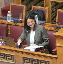 Την Τρίτη μπαίνει στην Ολομέλεια το ν/σ του Υπ. Εργασίας – Κόντρα Κεραμεώς-Αντιπολίτευσης