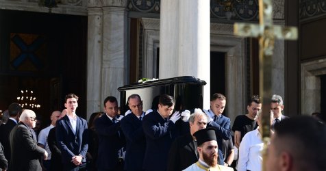 Με συγκίνηση και χειροκρότημα η Ελλάδα αποχαιρέτησε τον Διονύση Σαββόπουλο (βίντεο,εικόνες)