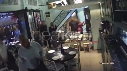 Επεισόδιο με κουκουλοφόρους σε εστιατόριο στο Ηράκλειο: Επιτέθηκαν με αυγά και αντικείμενα στον Μάκη Βορίδη