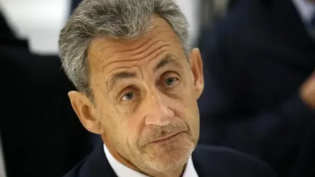 Ο Σαρκοζί πίσω από τα κάγκελα: Ένα κελί 9 τ.μ., ένα κρεβάτι και μια σκληρή πραγματικότητα