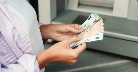 Οι νέες ασφαλιστικές εισφορές σε ελεύθερους επαγγελματίες και αγρότες (Πίνακας)