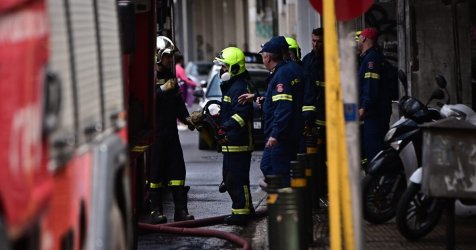 Φωτιά τώρα σε διαμέρισμα στο Παλαιό Φάληρο
