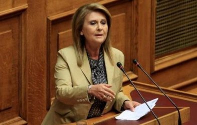 ΠΑΣΟΚ: Συμφωνεί η κυβέρνηση με τη βουλευτή της Σ. Βούλτεψη ότι η Ευρωπαϊκή Εισαγγελία παρανομεί;