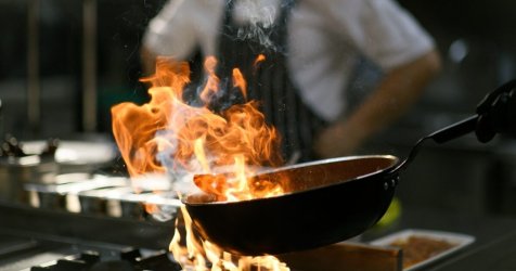 Συνελήφθη γνωστός τηλεοπτικός σεφ για χρέη προς το Δημόσιο