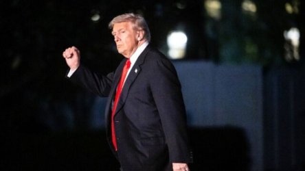 “Πυρά” Τραμπ κατά Μαμντάνι: Προσπαθώ να φύγω από τη Νέα Υόρκη, δεν θέλω να ζω σε κομμουνιστικό καθεστώς