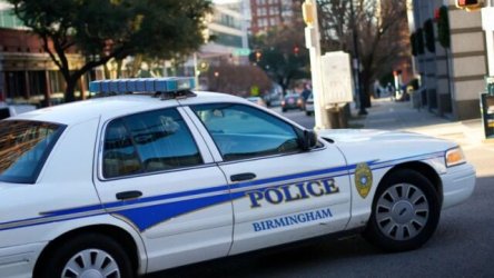 Σοκ στη Βρετανία: 20χρονος μαχαίρωσε στο λαιμό γυναίκα σε στάση λεωφορείου στο Μπέρμιγχαμ