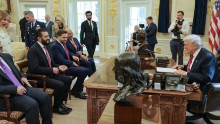 ΗΠΑ: Ο Τραμπ εκφράζει την εμπιστοσύνη του στον Άχμεντ αλ Σαάρα – Ο πρόεδρος της Συρίας υπέγραψε συμφωνία συνεργασίας με τη διεθνή αντιτζιχαντιστική συμμαχία