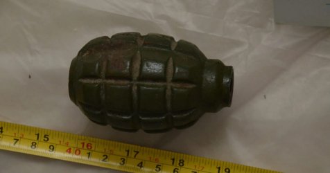 Συναγερμός στη Νίκαια: Φωτιά σε όχημα σωφρονιστικού και χειροβομβίδα στο σπίτι του