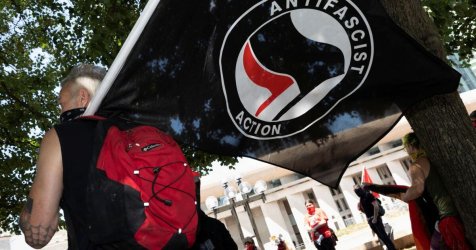 Ποιες είναι οι δύο οργανώσεις «Antifa» στην Ελλάδα που οι ΗΠΑ βάζουν στο στόχαστρο για «τρομοκρατία»