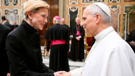 Βατικανό: Ο πάπας Λέων ο ΙΔ΄ υποδέχθηκε τη Μόνικα Μπελούτσι, τον Εμίρ Κουστουρίτσα, και την Κέιτ Μπλάνσετ (Βίντεο)